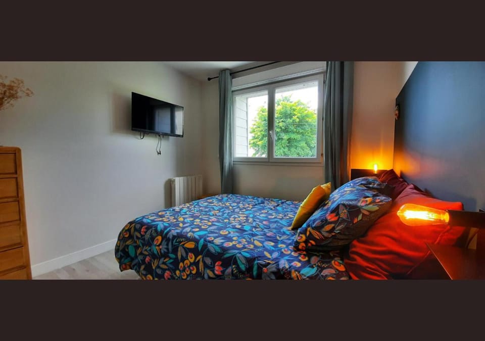 TV and multimedia, Bedroom, locker