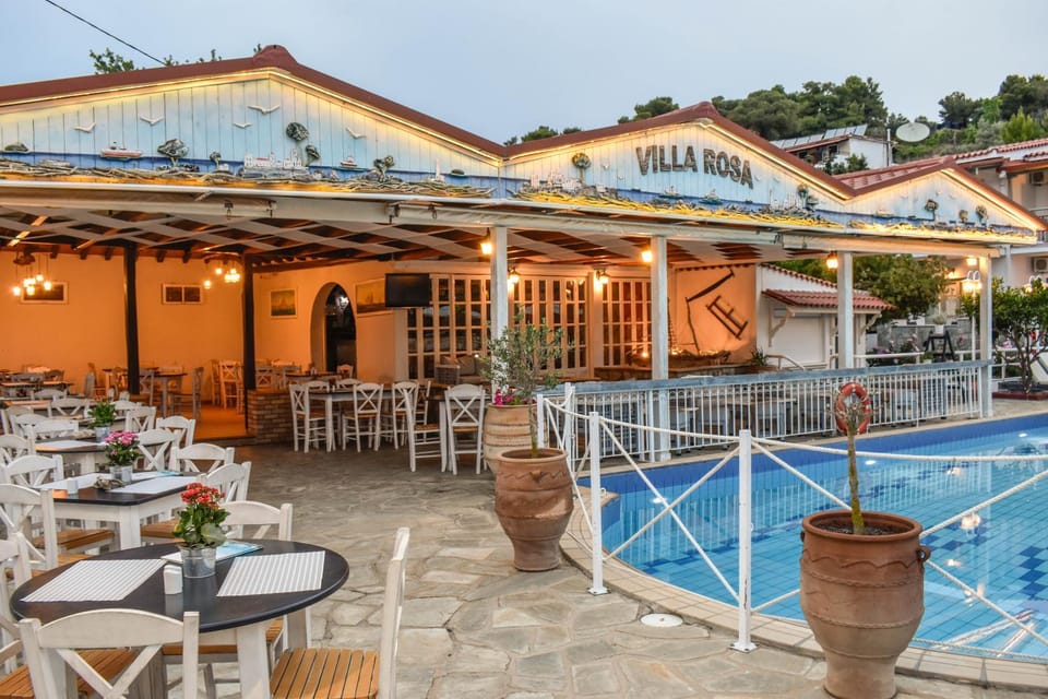Property building, Patio, Restaurant/places to eat, Swimming pool