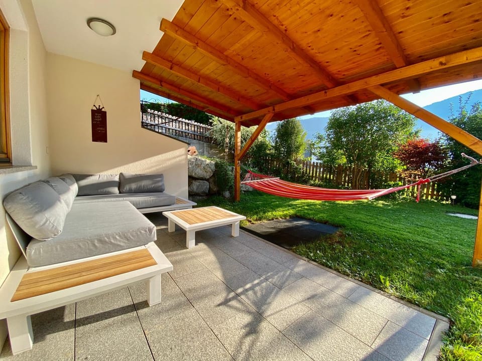 Balcony/Terrace, Garden view