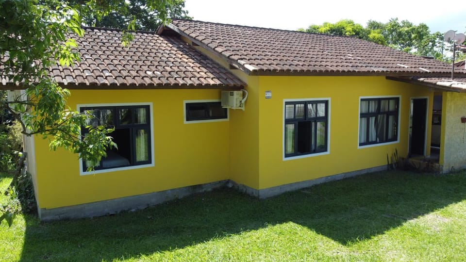 Casa prox de Jurerê muito espaço para td família House in Florianopolis