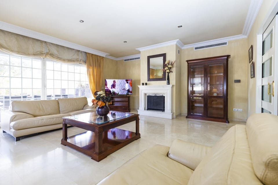 Communal lounge/ TV room, Living room