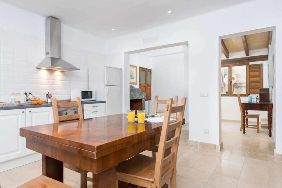 Property building, Kitchen or kitchenette, Living room