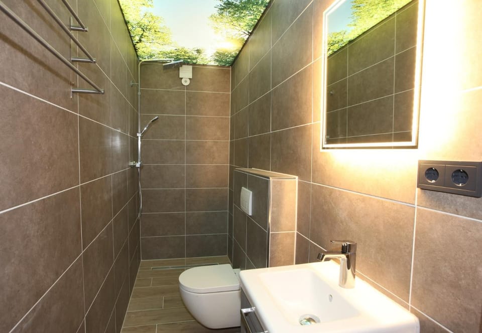 Shower, Toilet, Bathroom