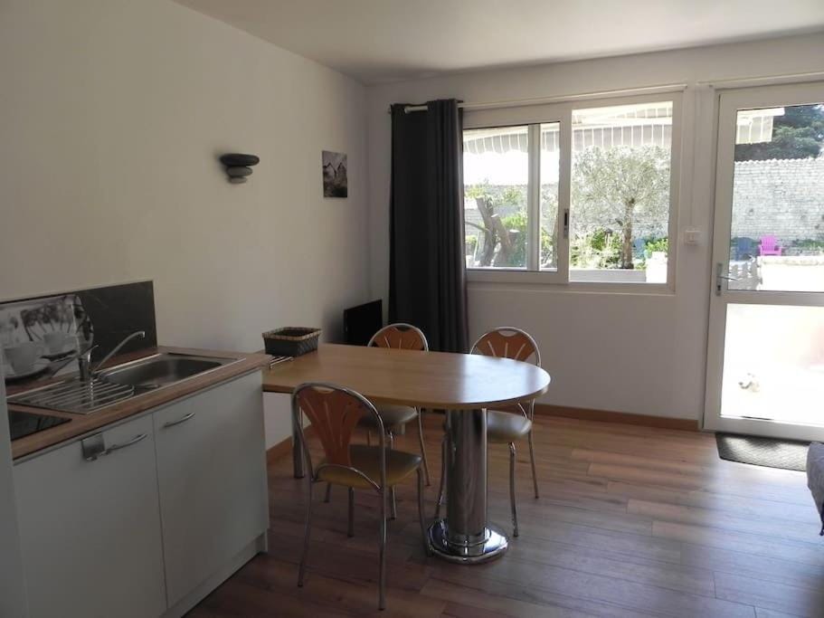 VILLA DEL RE 7 dans Résidence avec piscine Apartment in La Flotte