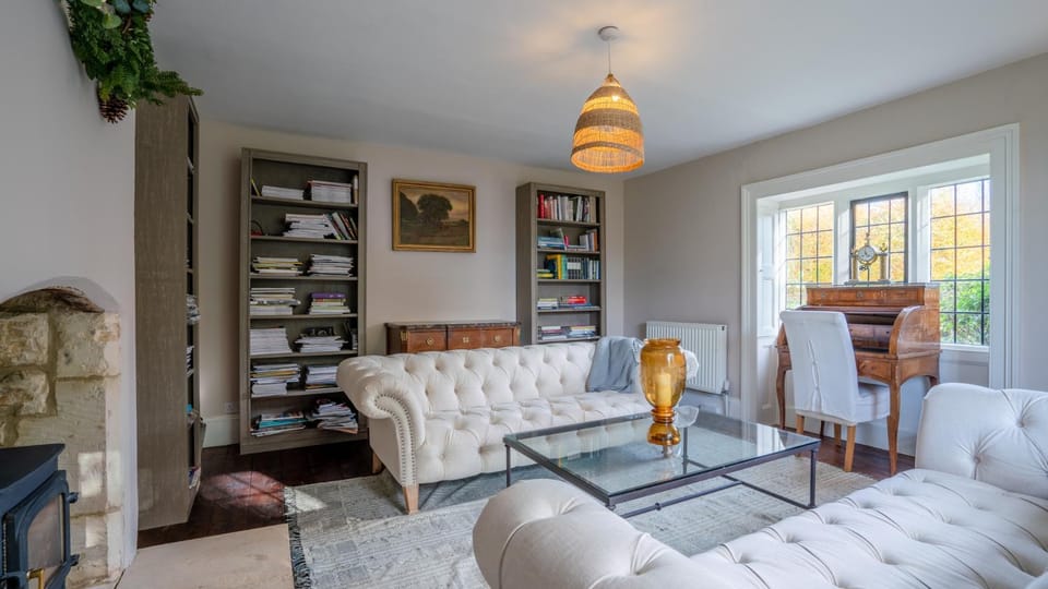 Living room, Seating area, flat iron