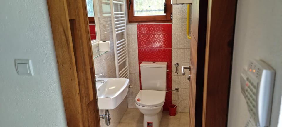 Toilet, Bathroom