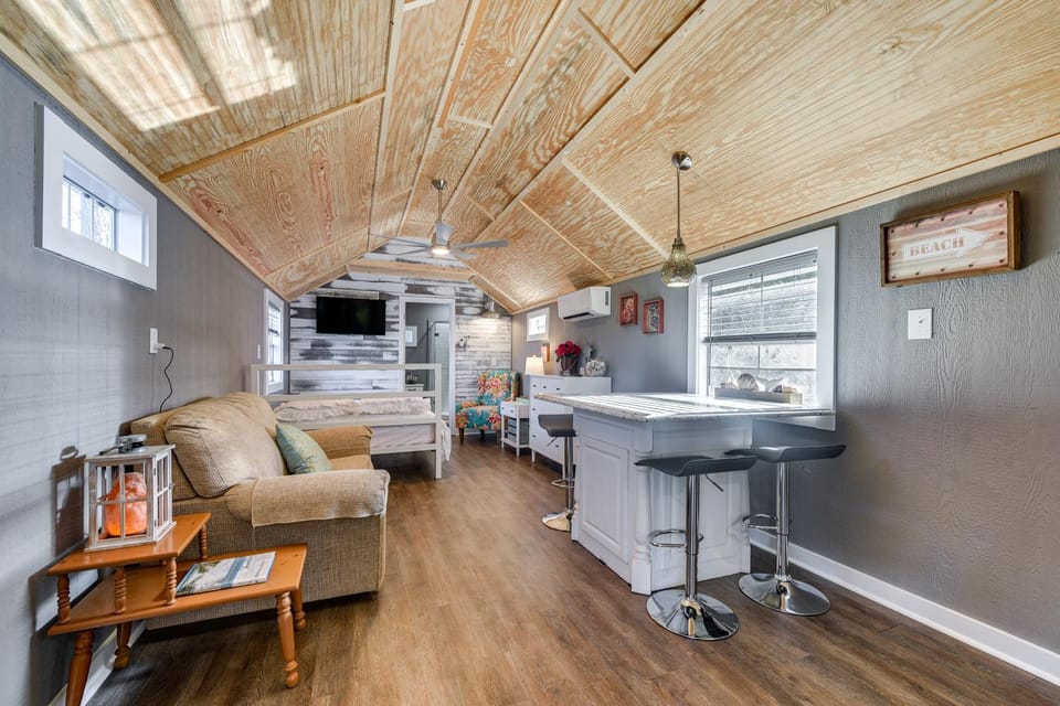 Calabash Studio Cabin, 4 Mi to Sunset Beach! Cabin in Sunset Beach