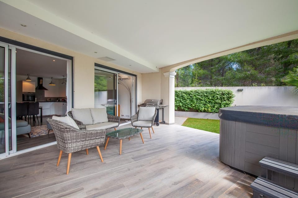 Property building, Living room