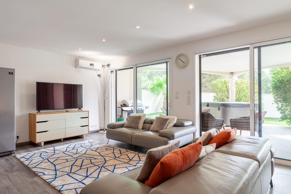 Property building, Living room