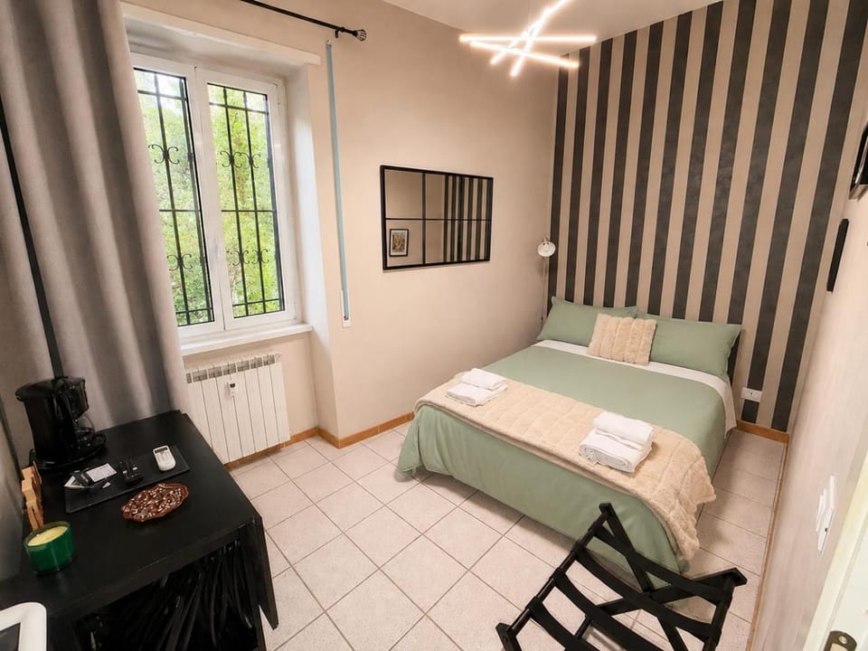 Living room, Photo of the whole room, Bedroom