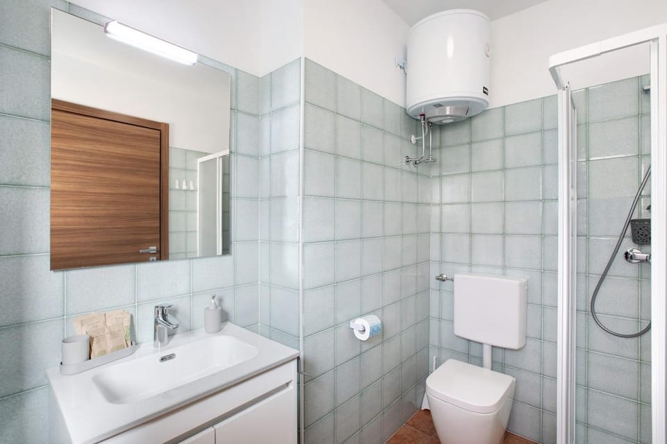 Bathroom, Living room