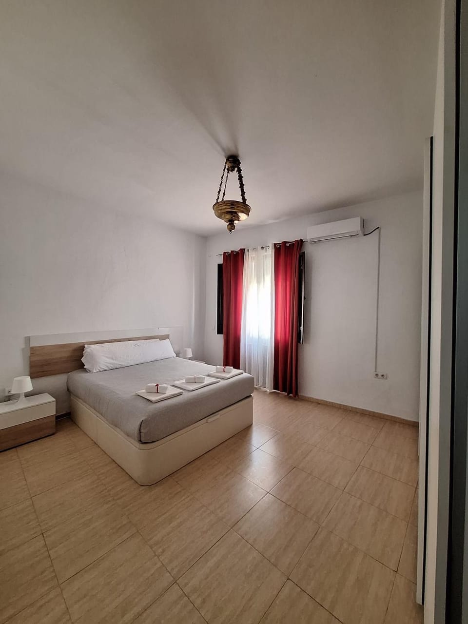 Bed, Photo of the whole room, Bedroom, wardrobe, air conditioner