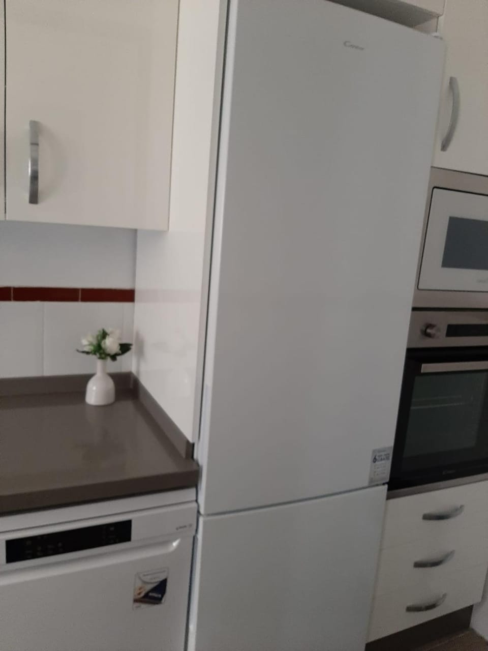 Kitchen or kitchenette, oven, pet friendly, stove