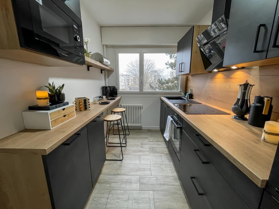 Coffee/tea facilities, Kitchen or kitchenette, dishwasher, minibar, stove