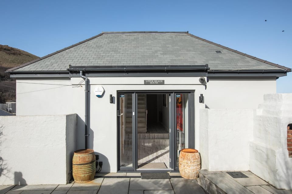 Property building, Facade/entrance
