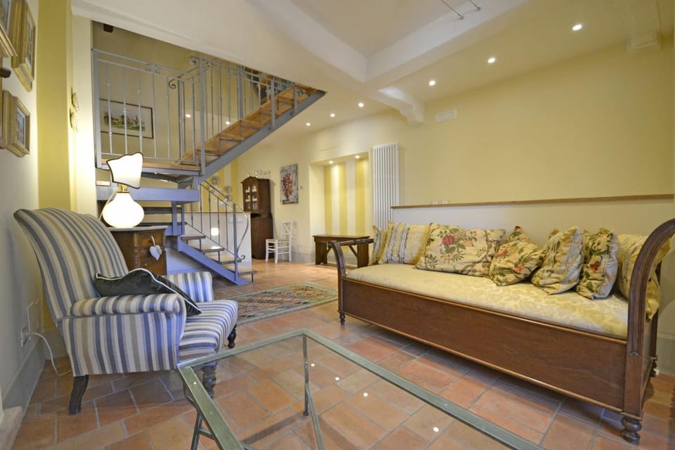 Living room, Area and facilities