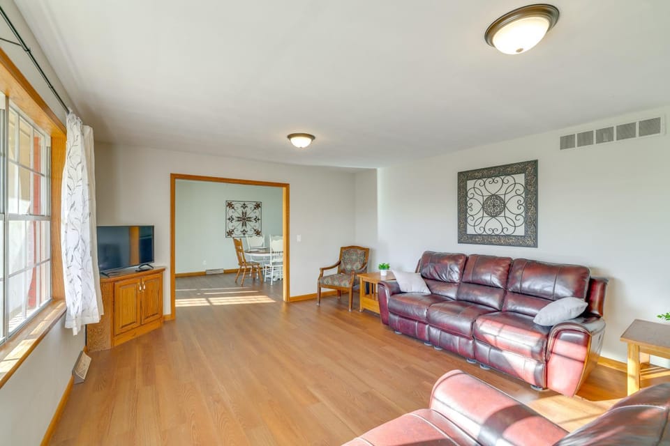 Pineville Home w/ Fire Pit < Half-Mi to Elk River! House in Ozark Mountains