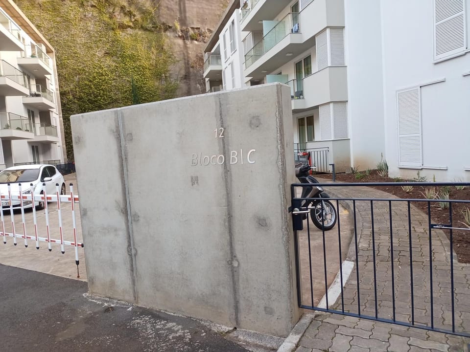 Day, Street view