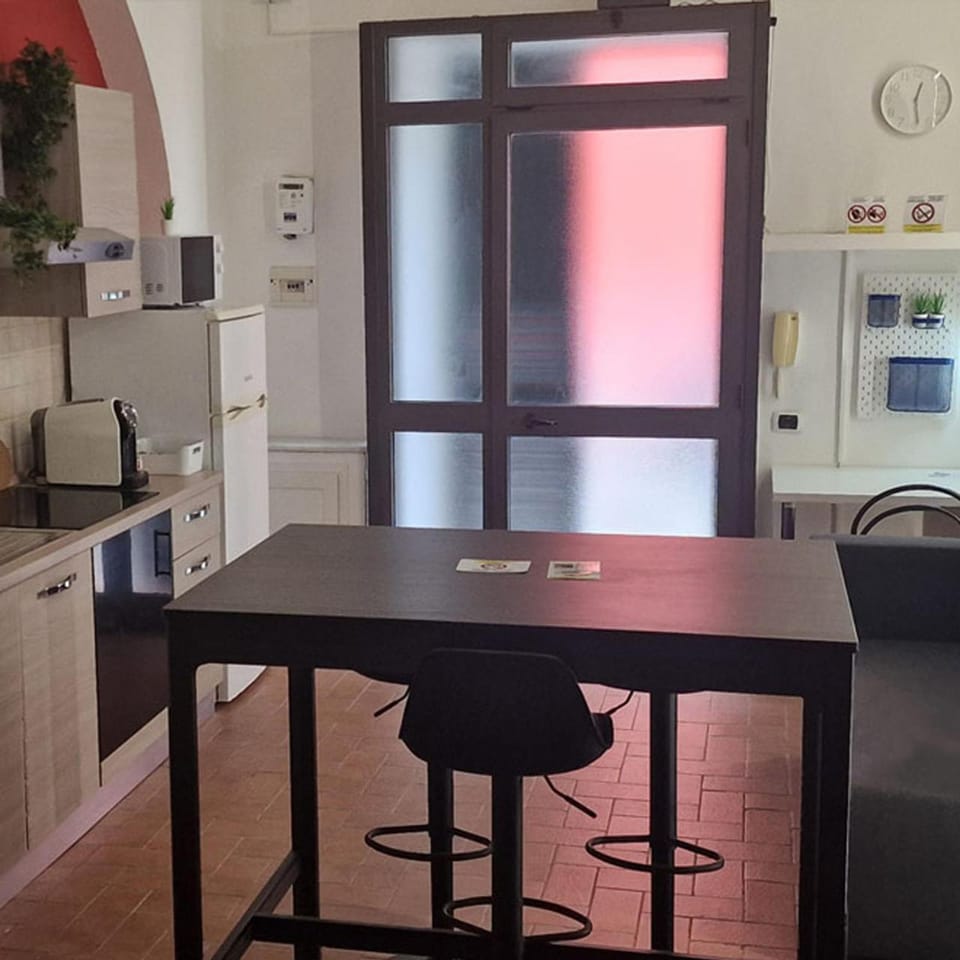 Kitchen or kitchenette, Dining area, kitchen