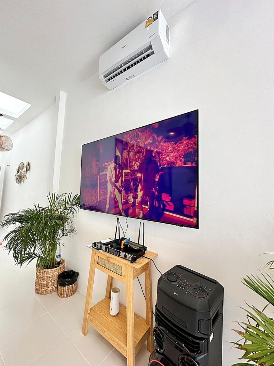 Communal lounge/ TV room, TV and multimedia, Evening entertainment, fireplace, air conditioner