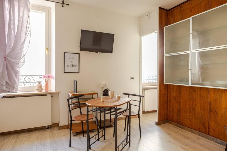 Living room, Lunch