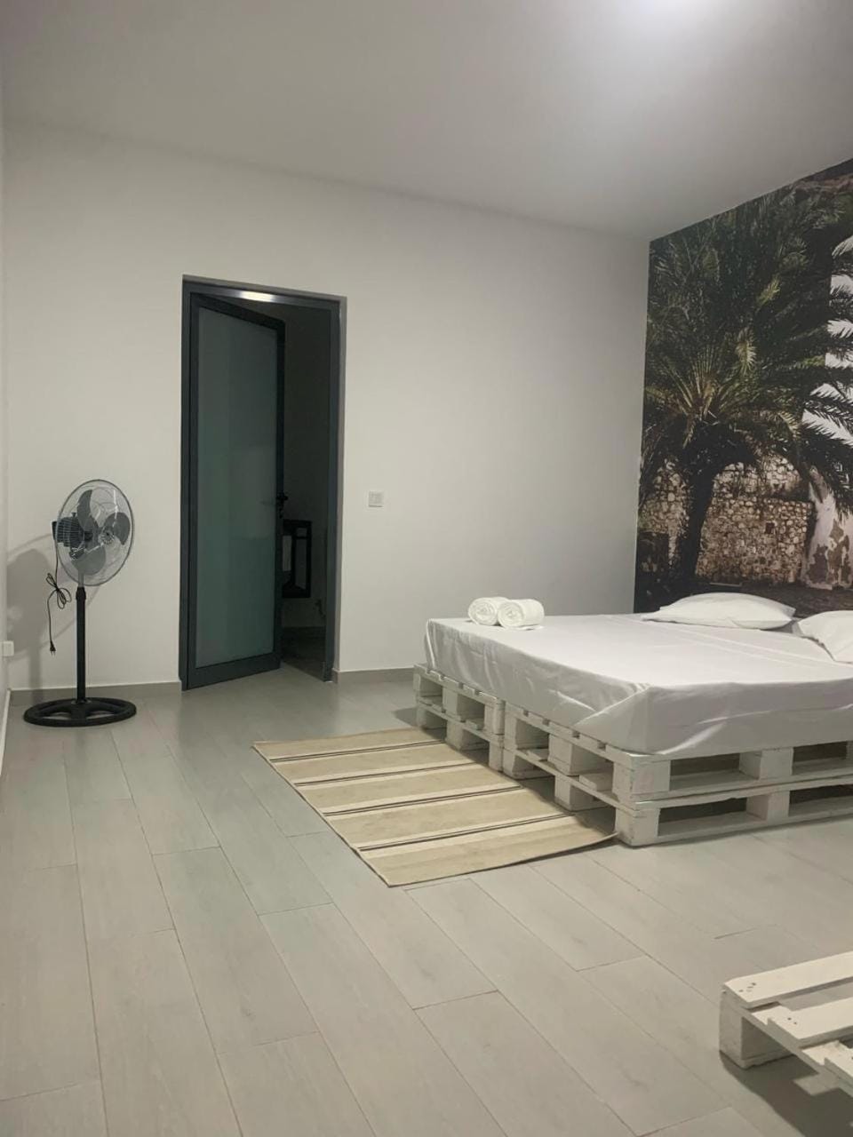 Bed, Bedroom, fireplace