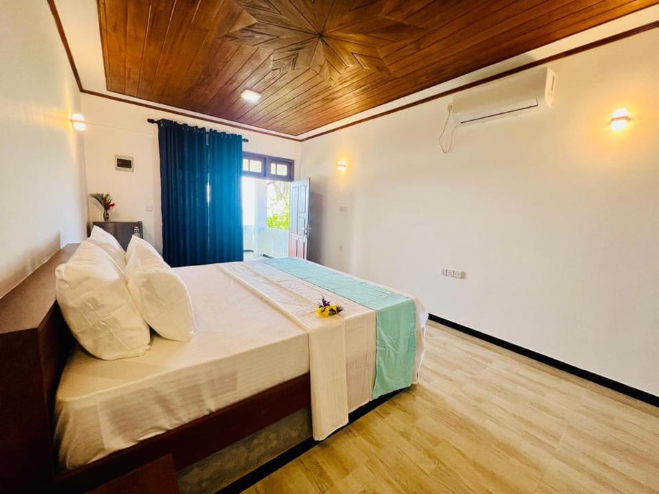 Bed, Bedroom, air conditioner
