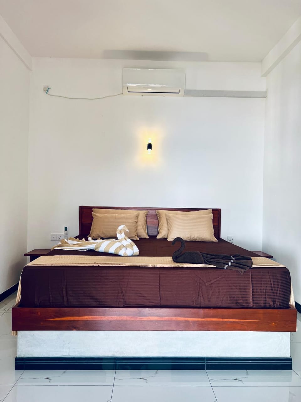 Bed, Bedroom, air conditioner