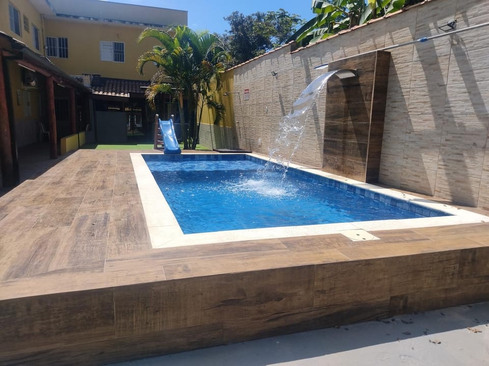 Casa Com Jacuzzy aquecida e Piscina próx a praia ideal para famílias e casais House in Caraguatatuba