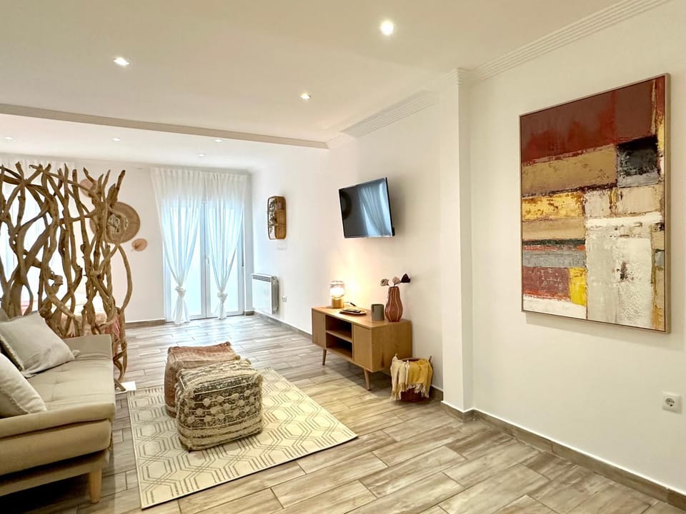 Communal lounge/ TV room, TV and multimedia, Living room, Seating area