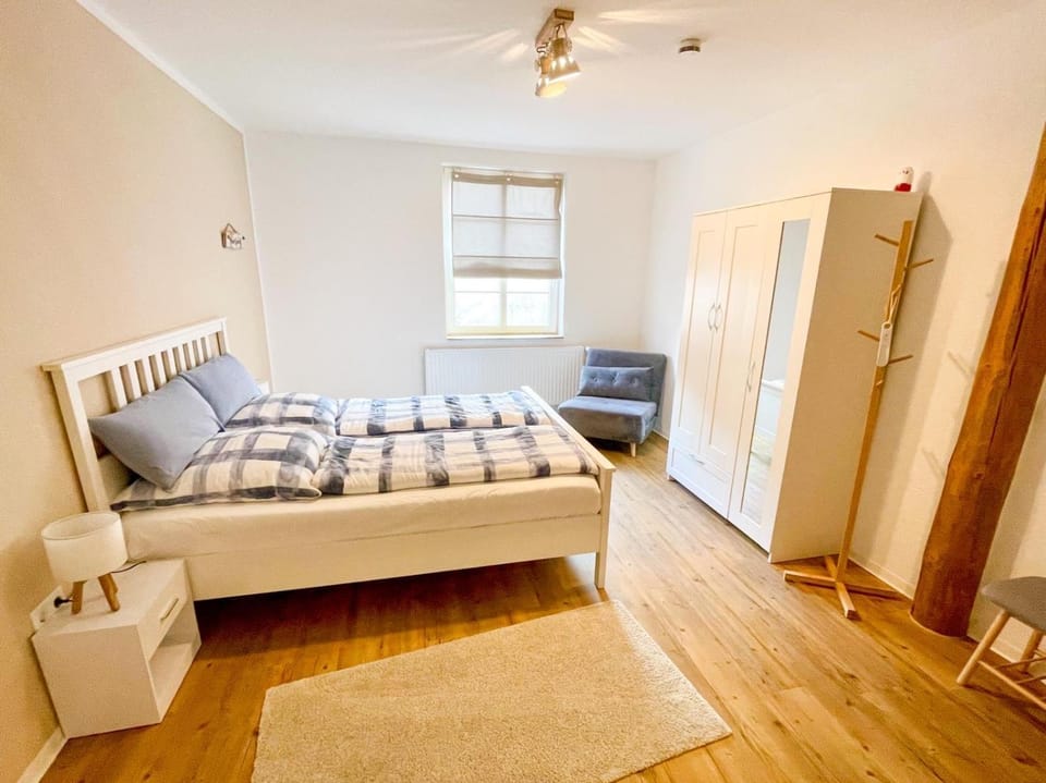Bed, Photo of the whole room, Bedroom, wardrobe