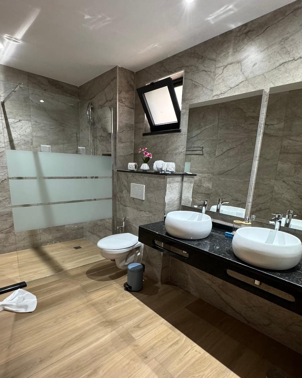 Shower, Toilet, Bathroom