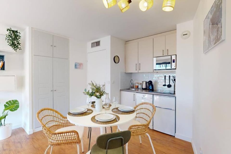 Coffee/tea facilities, Kitchen or kitchenette, Living room, Seating area, Dining area, dishwasher, minibar, pet friendly, stove