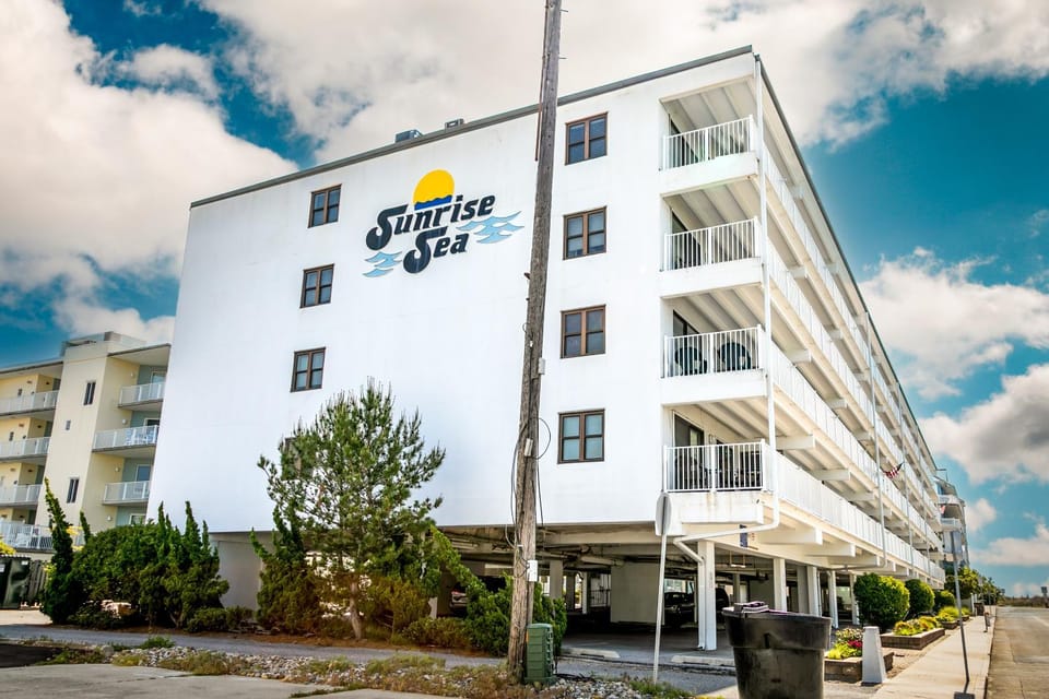 Property building, Street view, Location
