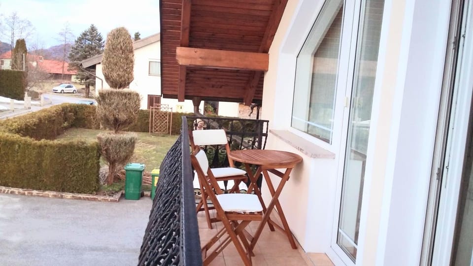 View (from property/room), Balcony/Terrace, Seating area