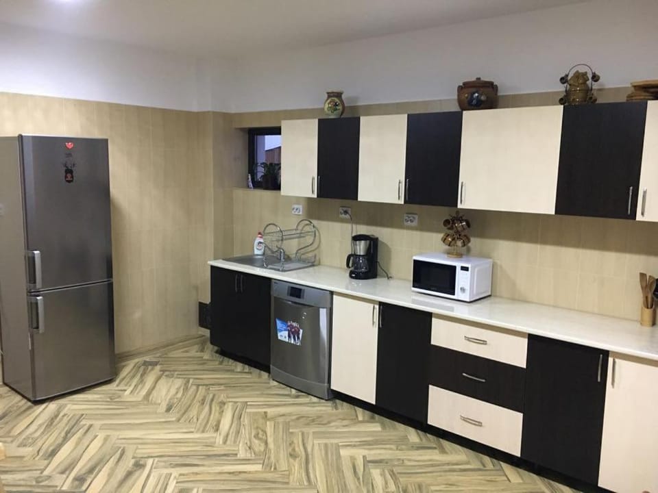 Kitchen or kitchenette, dishwasher, minibar, pet friendly, stove, toaster