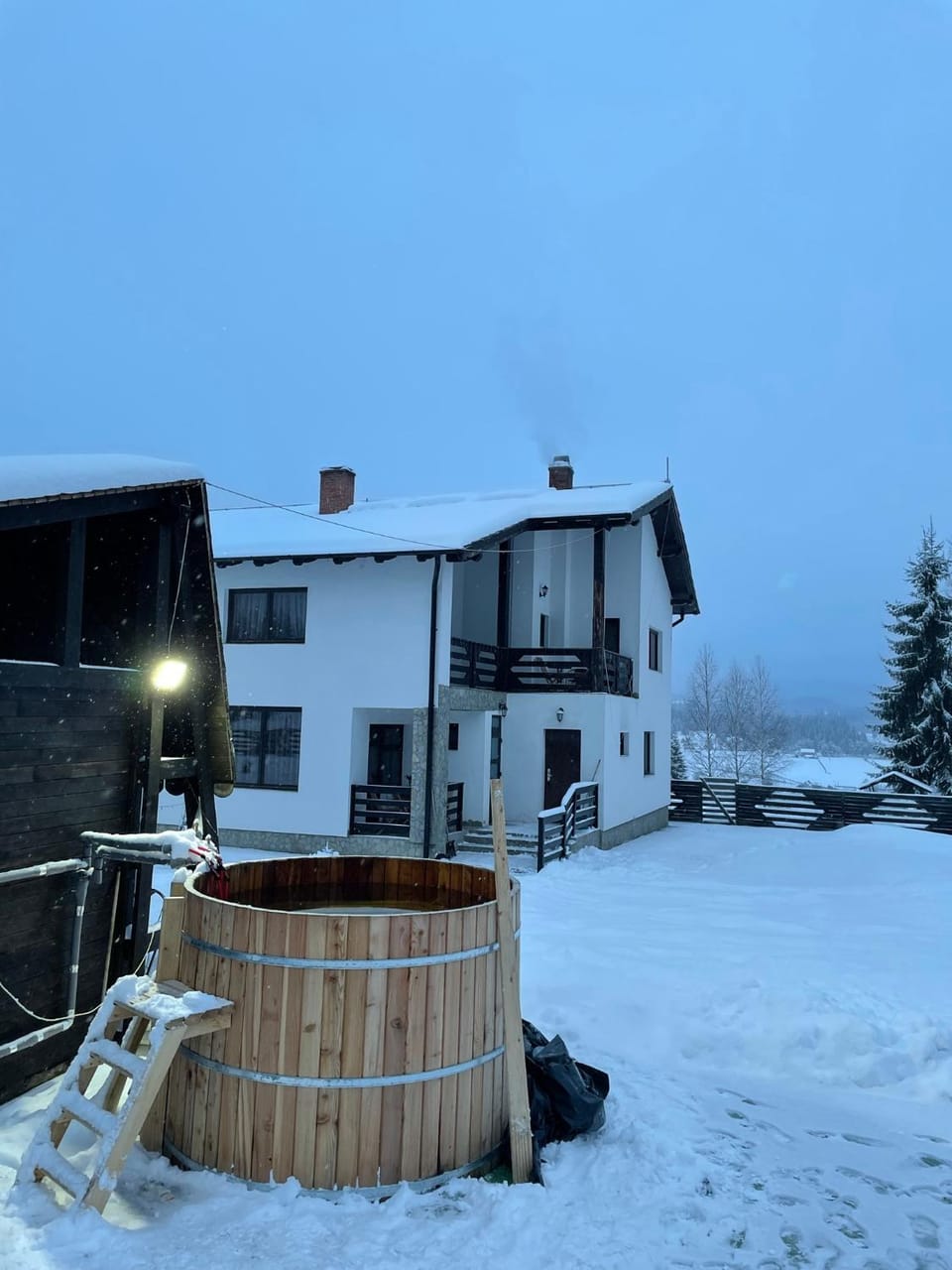 Property building, Day, Winter, Inner courtyard view