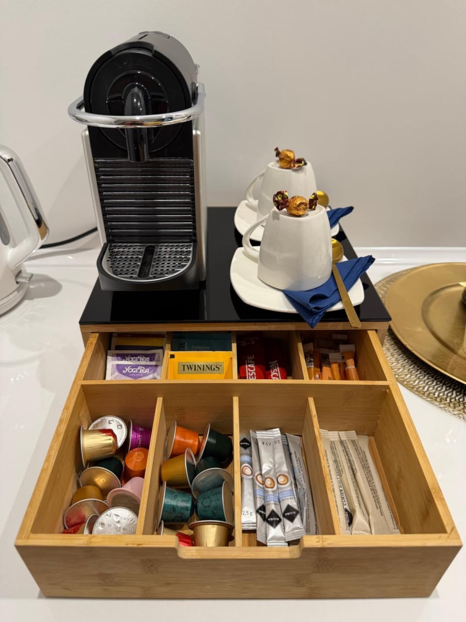 Coffee/tea facilities, Kitchen or kitchenette