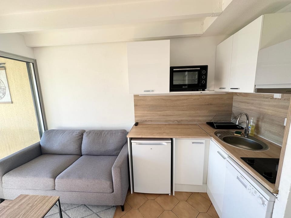 Duplex pieds dans l’eau, à 1 minute de la plage ! Apartment in Sanary-sur-Mer