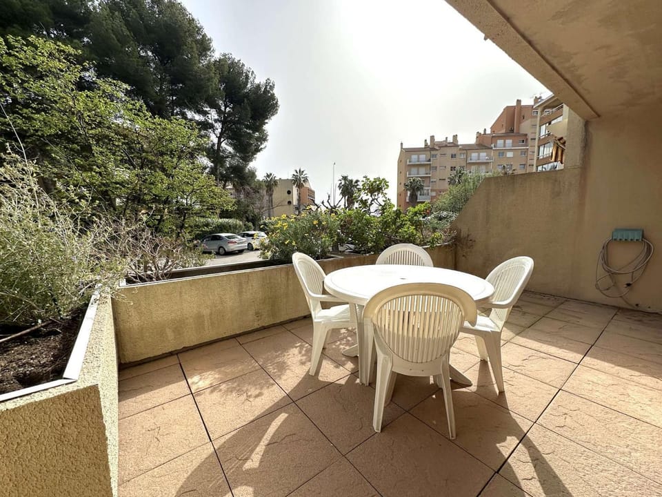 HYEDES Appartement climatisé pour 4 personnes sur le port de Hyères Apartment in Hyères