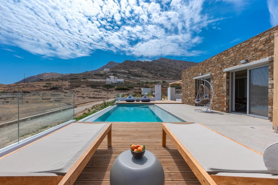 Mountain view, Swimming pool, sunbed