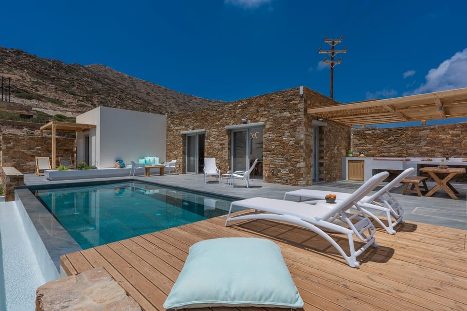 Balcony/Terrace, Swimming pool, sunbed