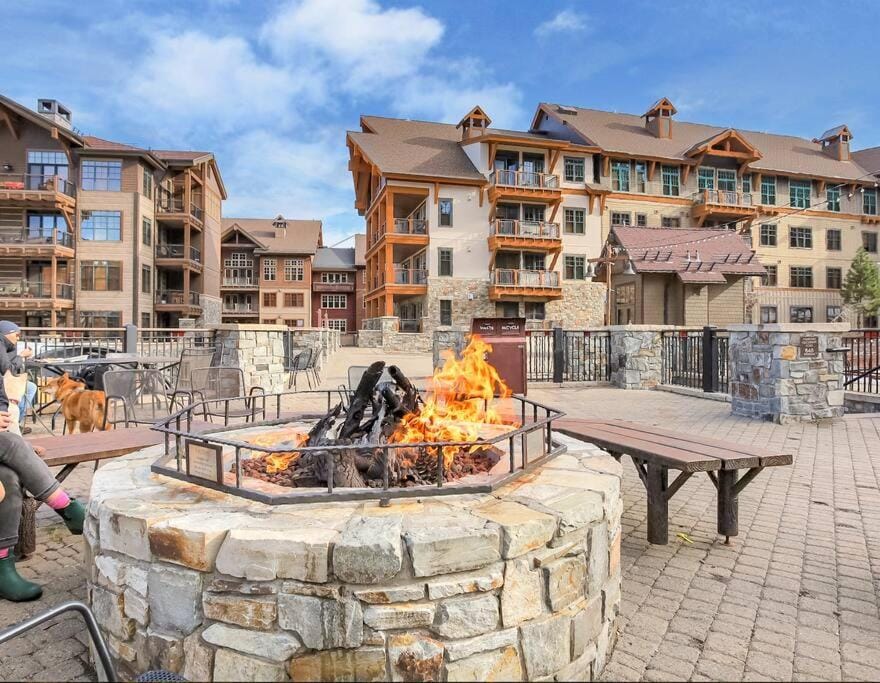 Slope Side Studio in Northstar Village! Apartment in Northstar Drive