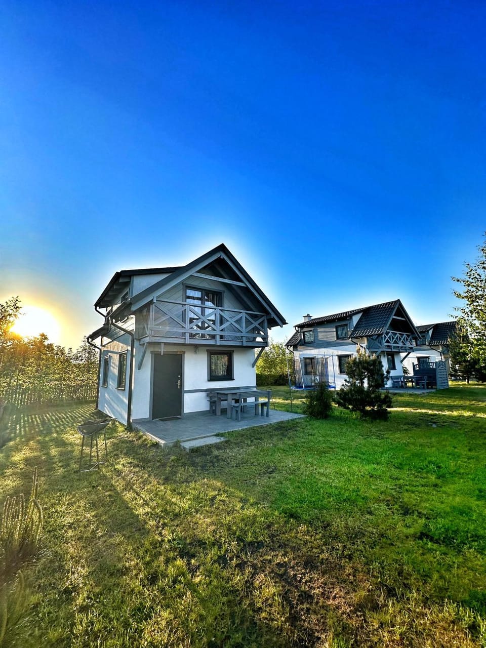 Property building, Day, Natural landscape, Summer, Garden, Garden view