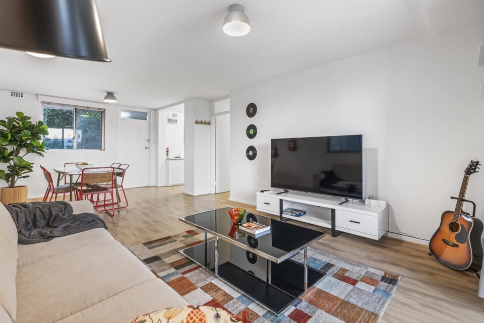Balcony/Terrace, Kitchen or kitchenette, Lounge or bar, Bedroom