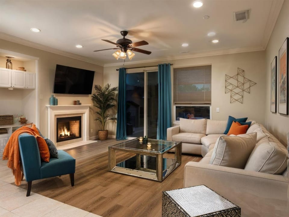 Spacious Disney Retreat with Pool Table Fire Pit House in Placentia