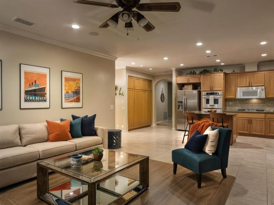 Spacious Disney Retreat with Pool Table Fire Pit House in Placentia