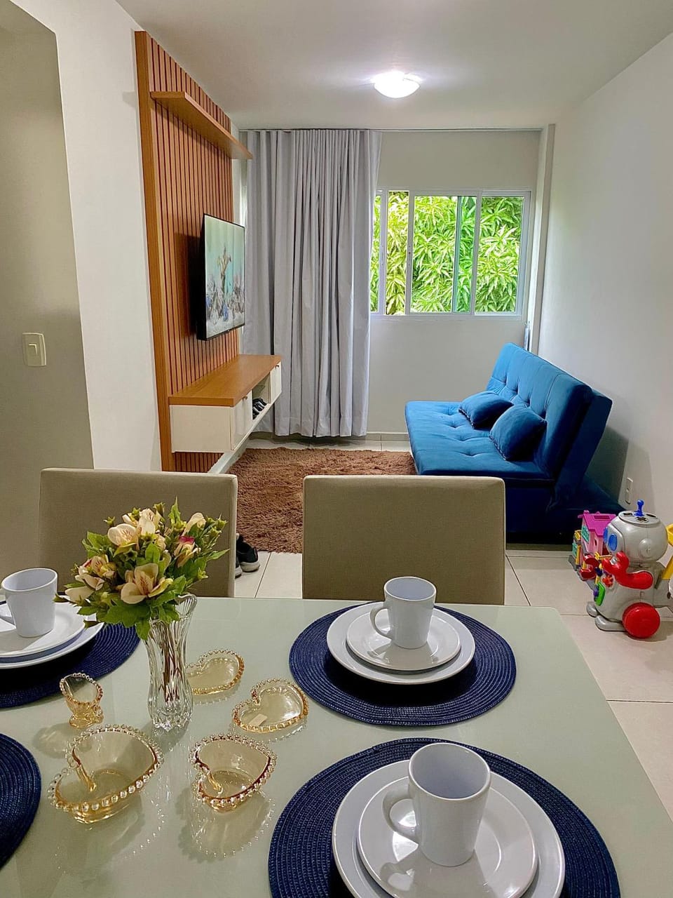 TV and multimedia, Coffee/tea facilities, Seating area, Dining area