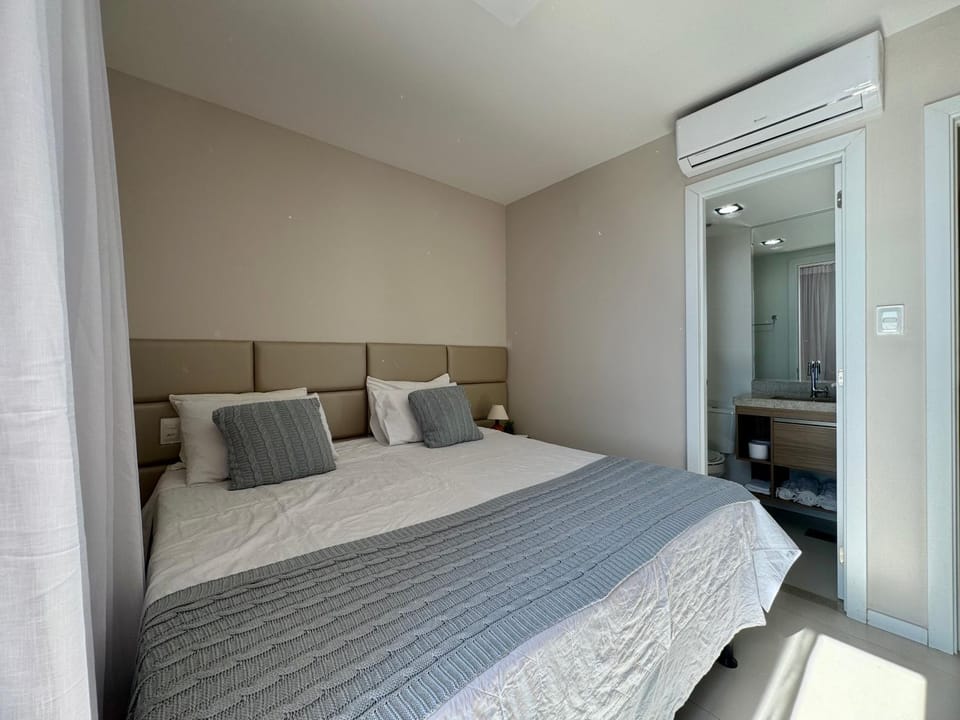 Bed, Photo of the whole room, Bedroom, wardrobe, air conditioner
