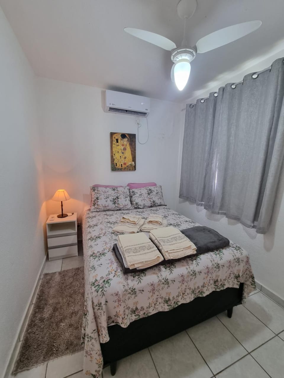 Bed, Photo of the whole room, Bedroom, towels, air conditioner